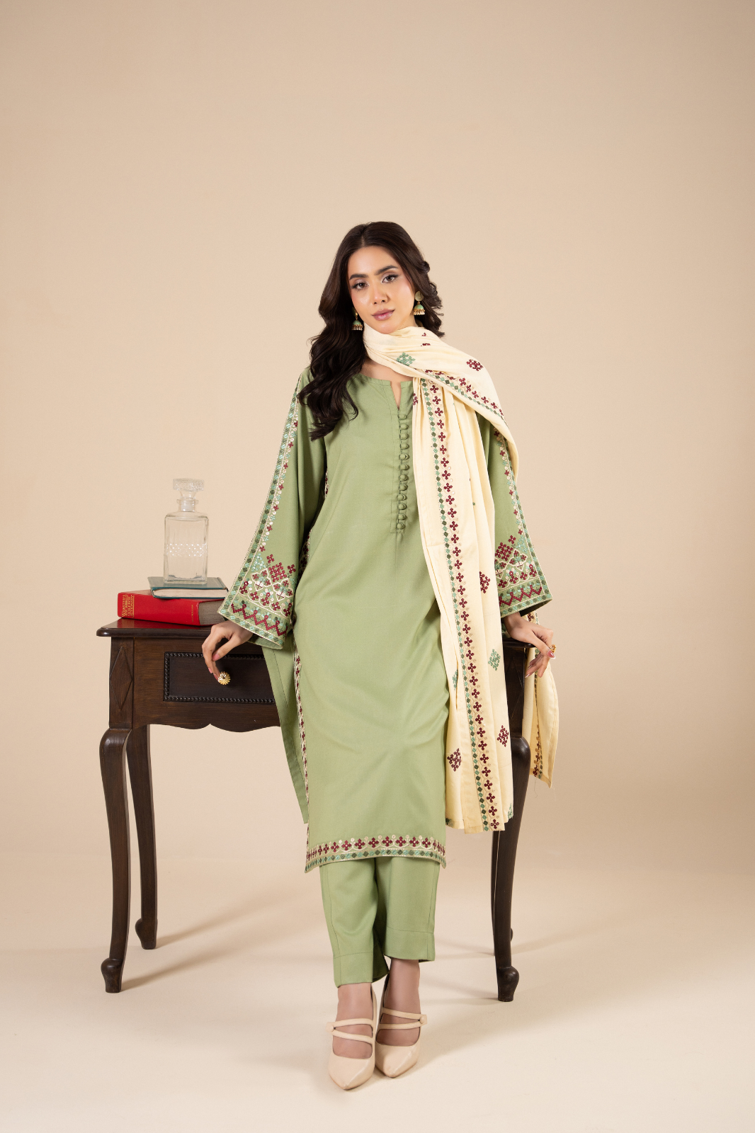 Hoorain Emb 3pc
